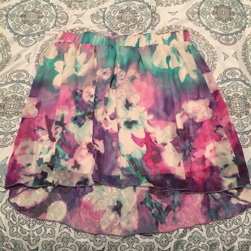 NWOT Pretty High Low Skirt